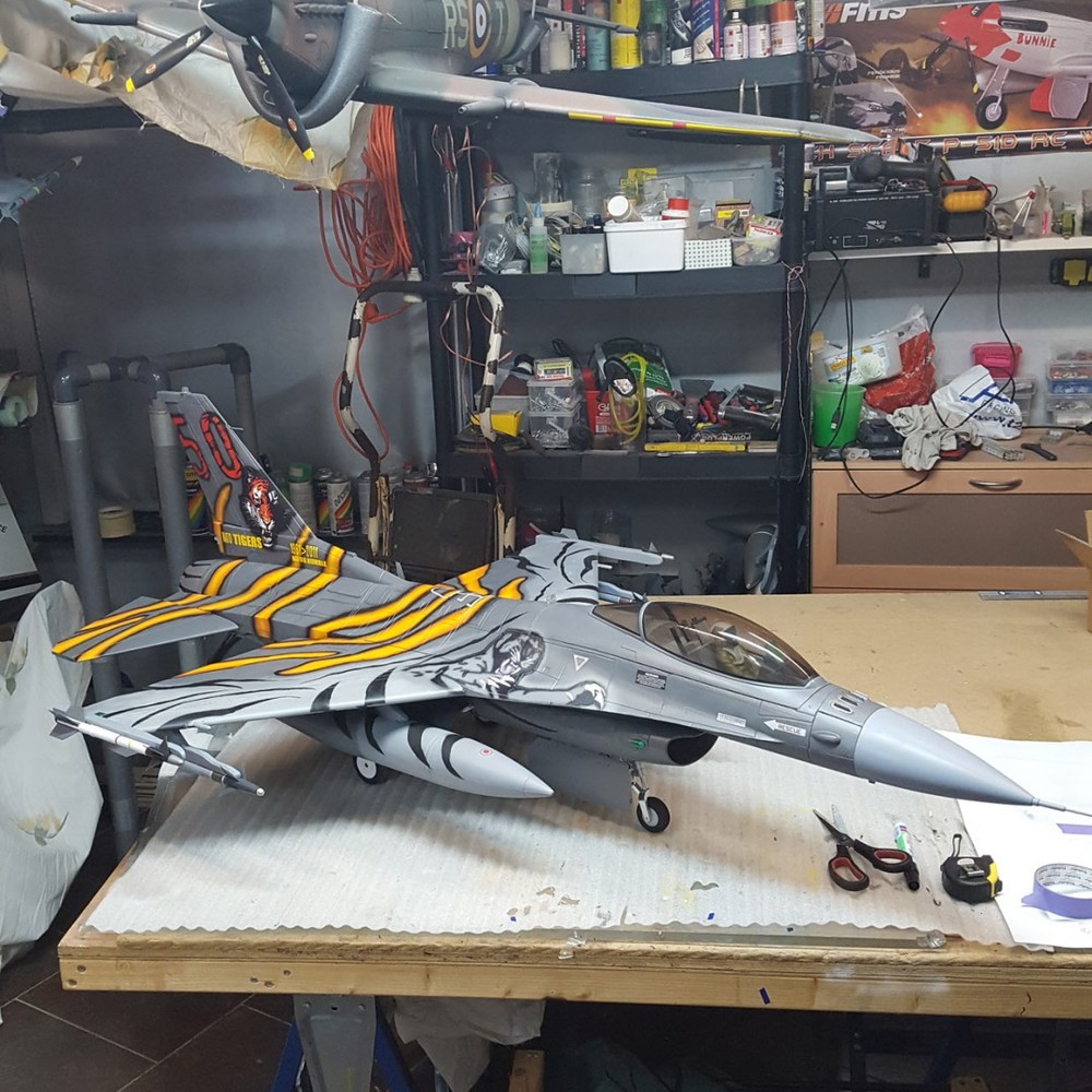  Freewing F-16C Super Scale 90mm EDF Jet