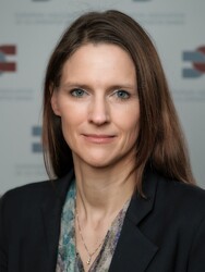 SCHINDLER, Nina