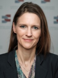 SCHINDLER, Nina