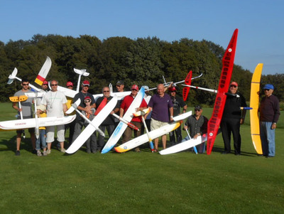 1021+225 planeurs électriques au Club Royal Petite Aviation Liégeoise